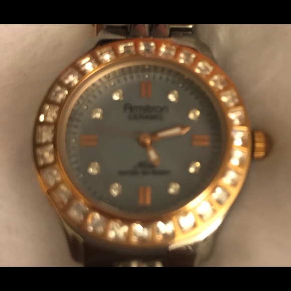 Watch women’s - Picture 3 of 9